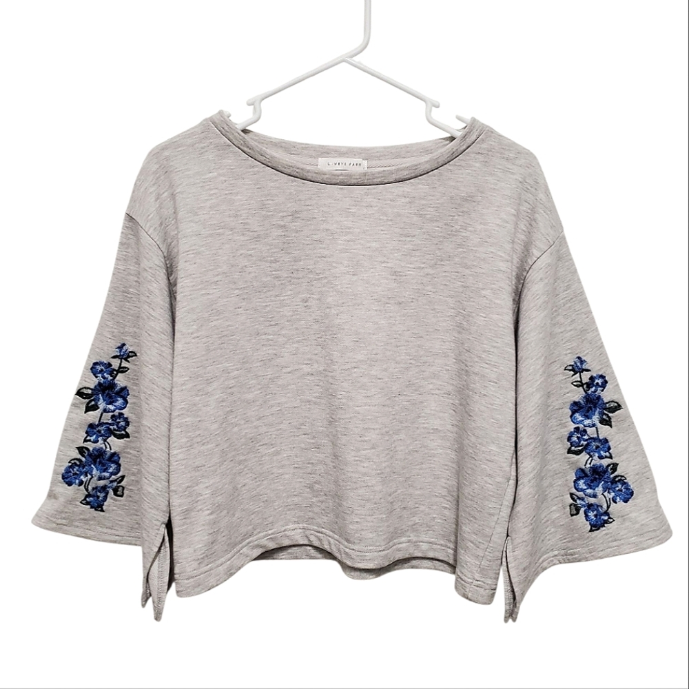 Lowrys Farm Embroided Bell Sleeve Gray Cropped Sweatshirt - Medium